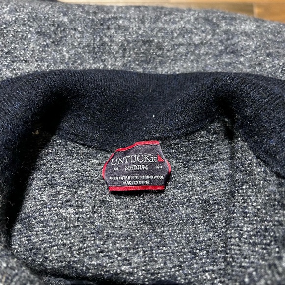 UNTUCKit Gray and Black Kids Sweater. 100% Merino Wool - Picture 7 of 8
